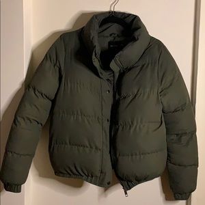 OLIVE GREEN PUFFER JACKET